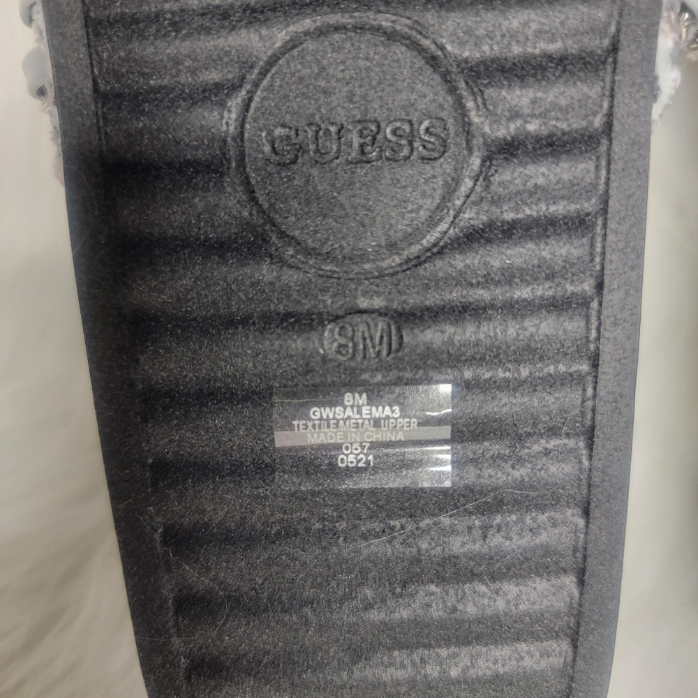 Guess faux fur slides sandals. - Picture 8 of 8